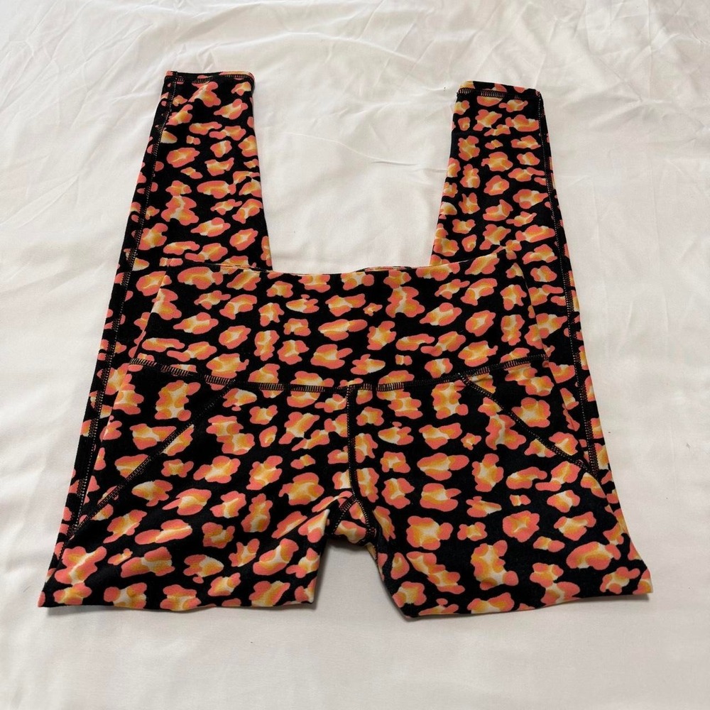 Betsey Johnson Abstract Leopard Print Performance Leggings
